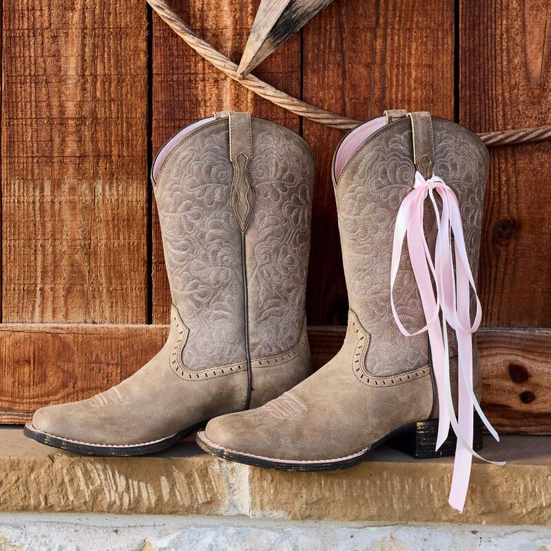 Ariat Round up Remuda wide square toe Western boot for ladies