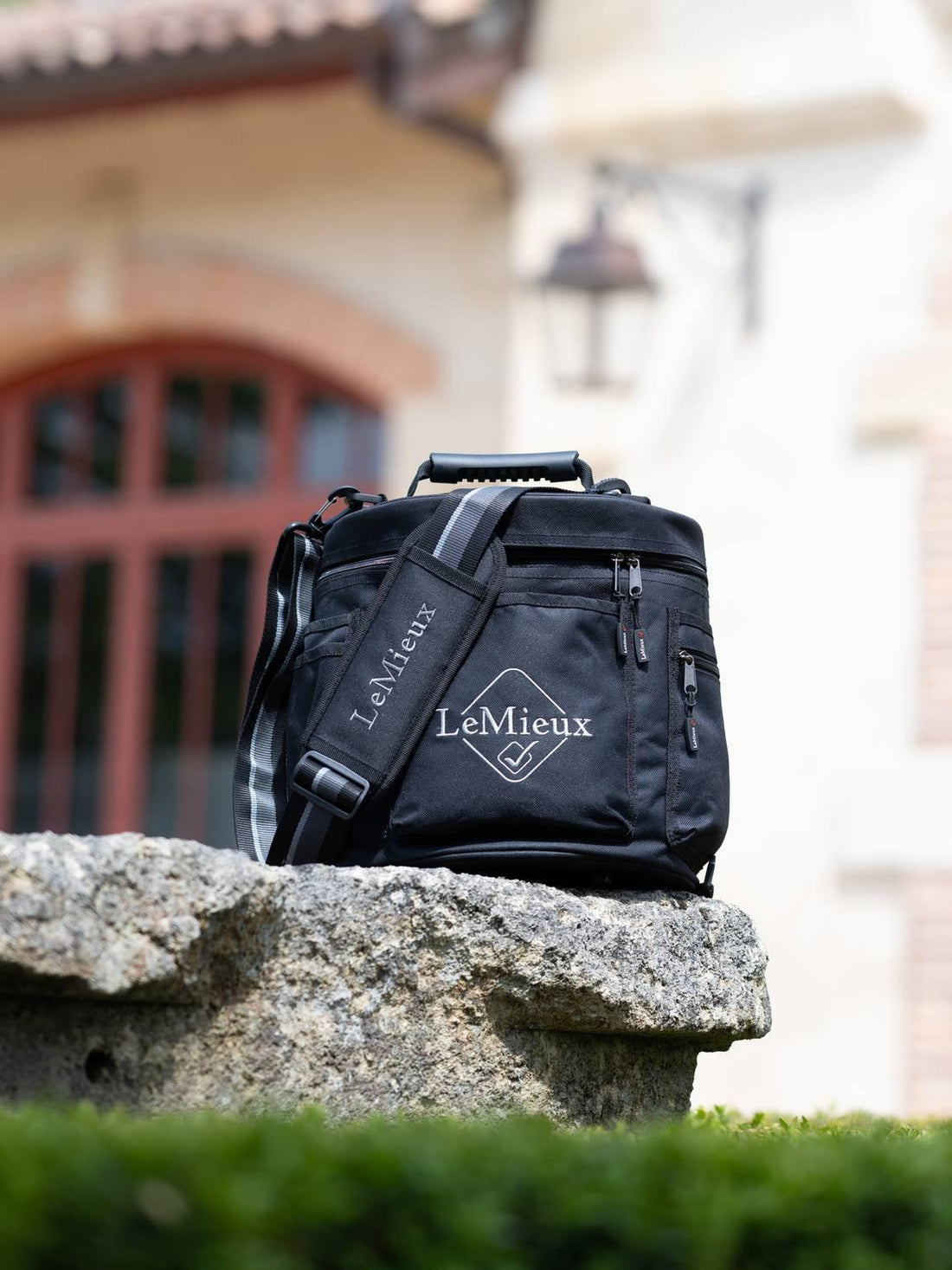 LeMieux elite circular grooming tote black - HorseworldEU